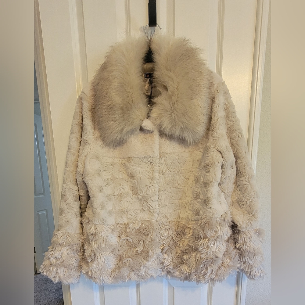 Carre Noir Coat
